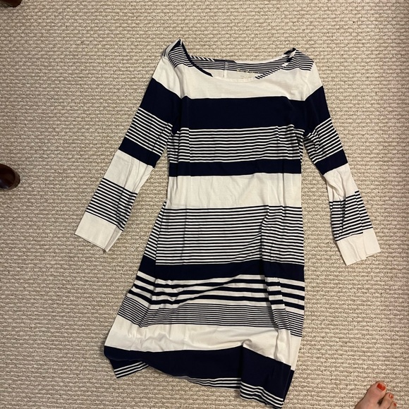 Lilly Marlowe Shift Dress - Picture 2 of 4